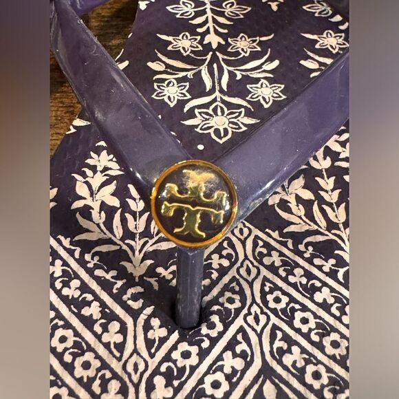 Tory Burch Purple floral flip flops size 9 - Picture 5 of 9